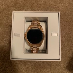 Michael Kora Bradshaw smartwatch